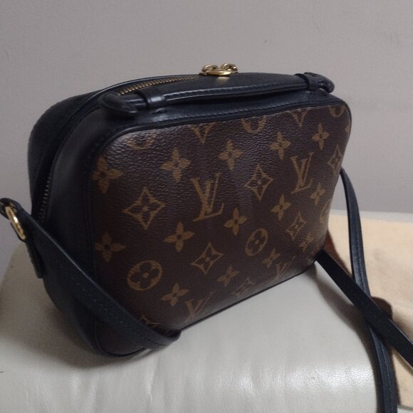 Beautiful and Rare Louis Vuitton Saintonge Noir Camera bag✨ - Picture 10 of 16